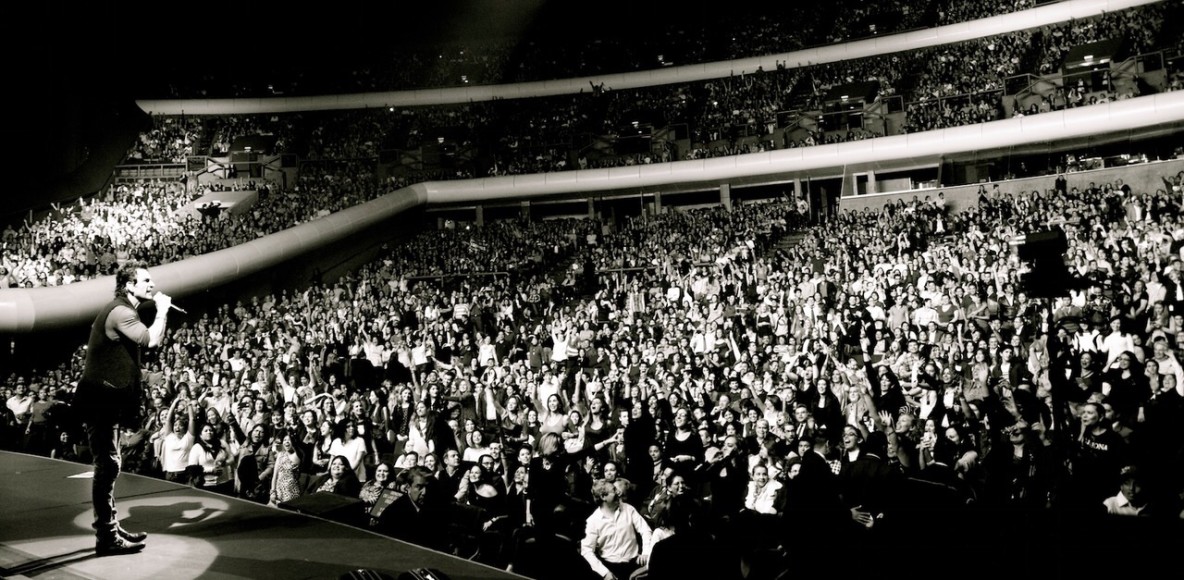 RICARDO ARJONA-TOUR 2015-POSH MAGAZINE