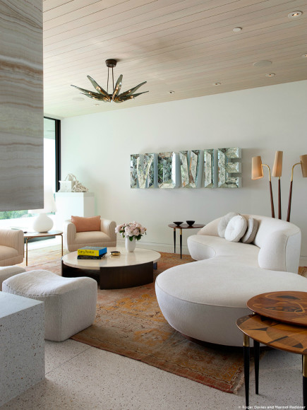 modern sofa-marmol-radziner-posh magazine